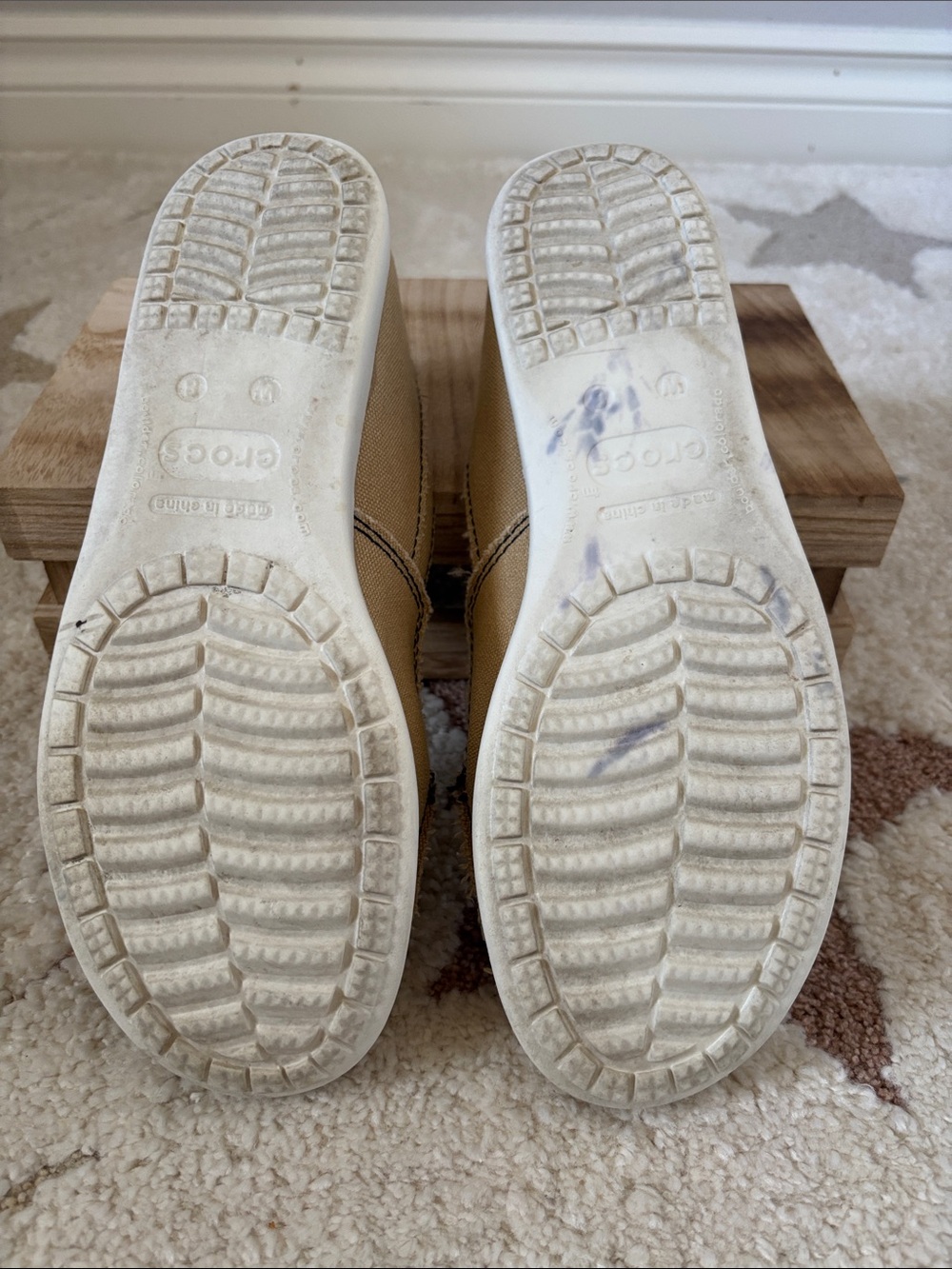 Crocs x Disney Melbourne Mickey Mouse Tan Canvas Slip On Loafers Women’s 8 - Picture 5 of 6